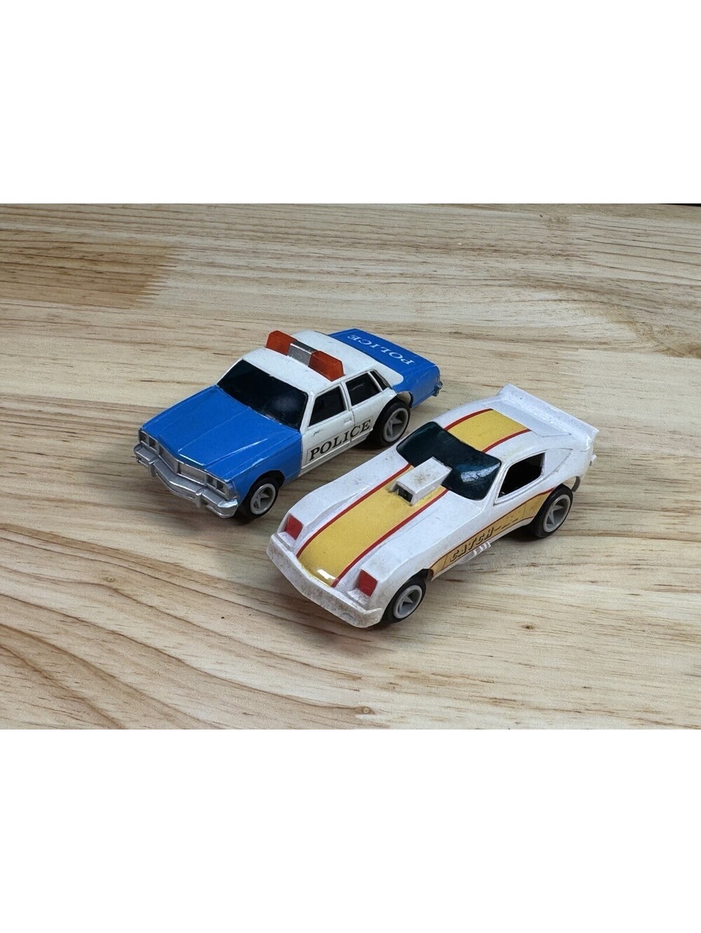 MATCHBOX Speedtrack Race & Chase Set Police Car & Catch Me Monza Car Set
